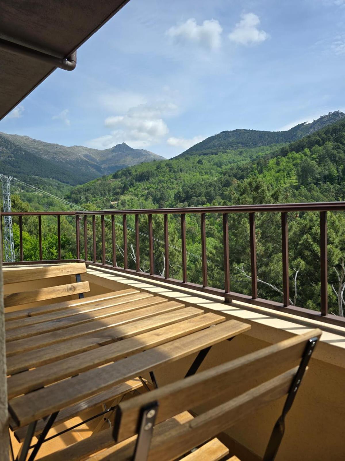 Apartment Albareilla By #cherrygredos El Arenal (Castile and Leon)